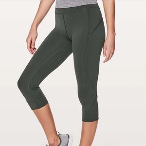 Lululemon in movement crop